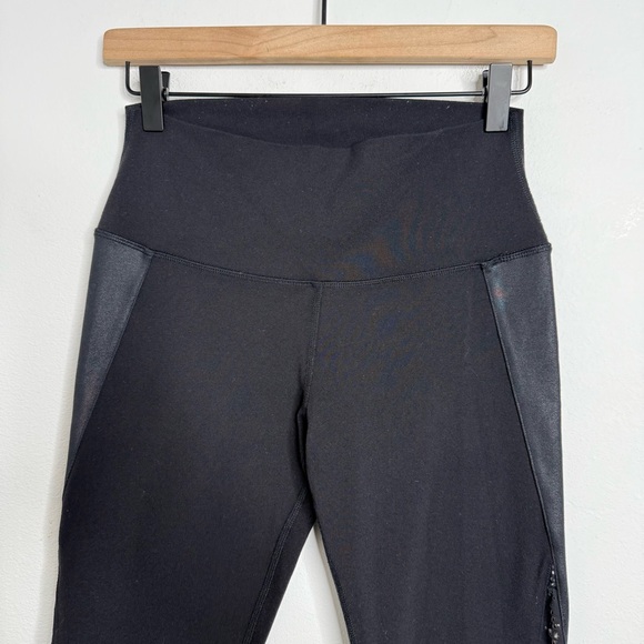 ALO Yoga Black Patina High Waist Black Capri Leggings Sz M Yoga Pilates Workout - Picture 5 of 16